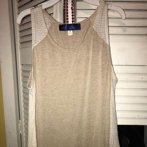 Muscle tee/blouse